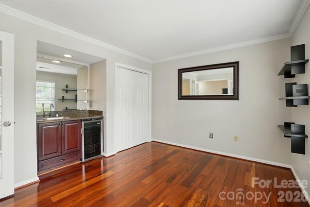 5007 Sharon Road R, Charlotte, NC 28210
