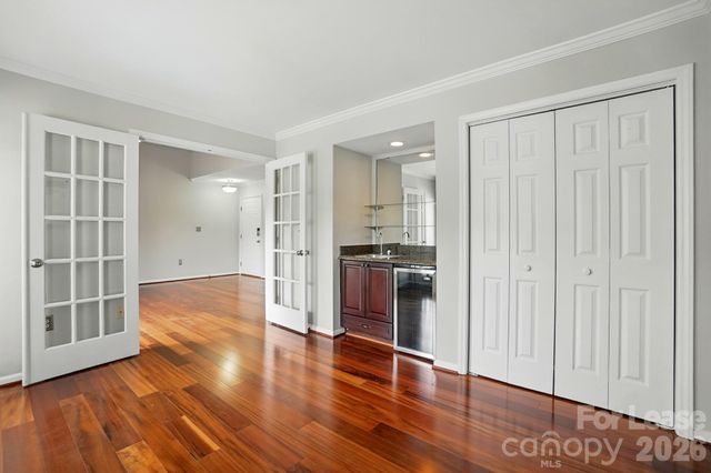 5007 Sharon Road R, Charlotte, NC 28210
