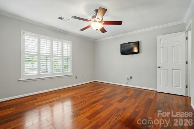 5007 Sharon Road R, Charlotte, NC 28210