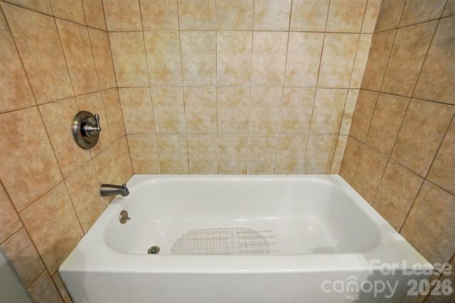 5007 Sharon Road R, Charlotte, NC 28210
