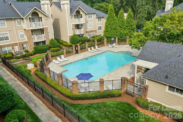 5007 Sharon Road R, Charlotte, NC 28210