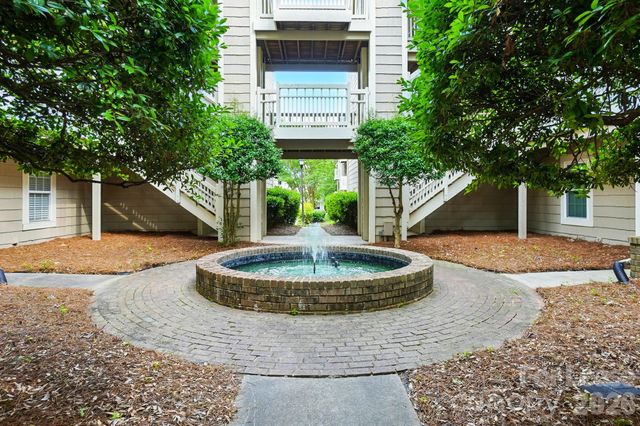 5007 Sharon Road R, Charlotte, NC 28210