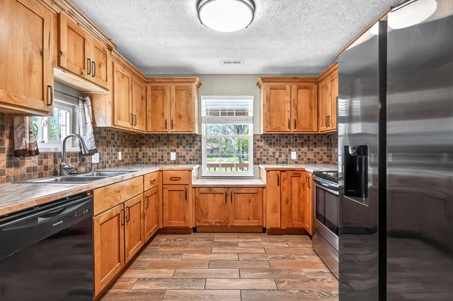 3003 W Latoka Street, Springfield, MO 65807