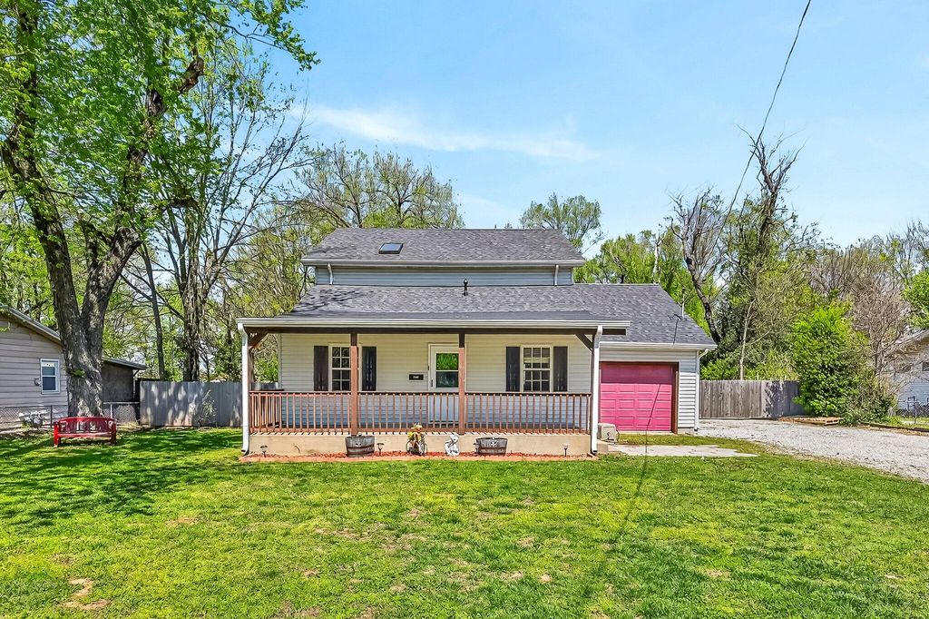 3003 W Latoka Street, Springfield, MO 65807