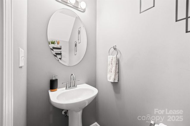 16865 Timber Crossing Road, Charlotte, NC 28213