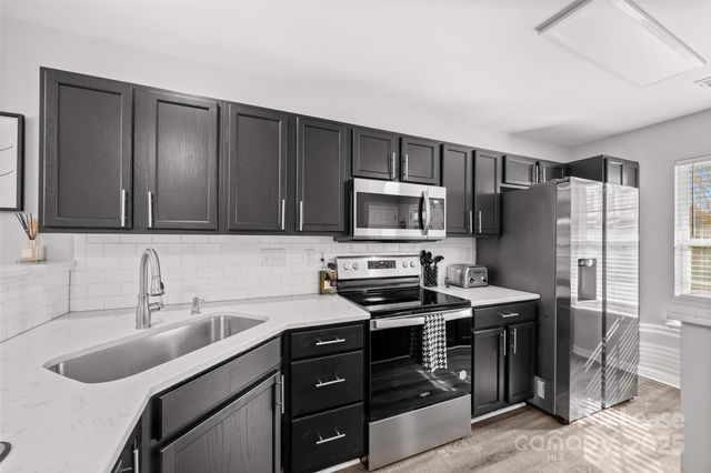 16865 Timber Crossing Road, Charlotte, NC 28213