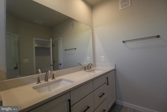 22383 ROANOKE RISE TER, Ashburn, VA 20148