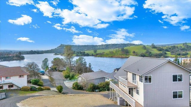 935 Foothill Rd, Copperopolis, CA 95228