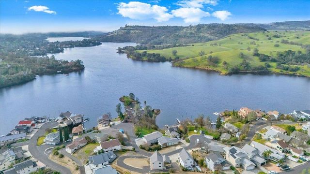 935 Foothill Rd, Copperopolis, CA 95228