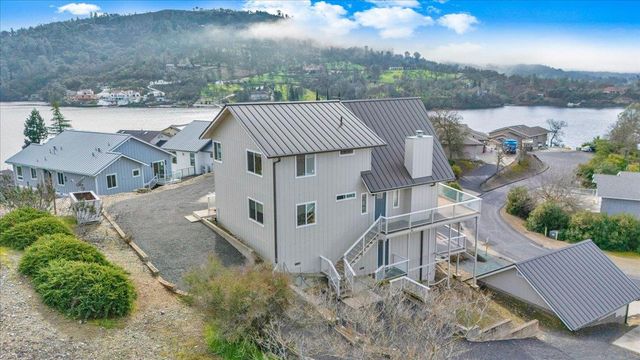 935 Foothill Rd, Copperopolis, CA 95228