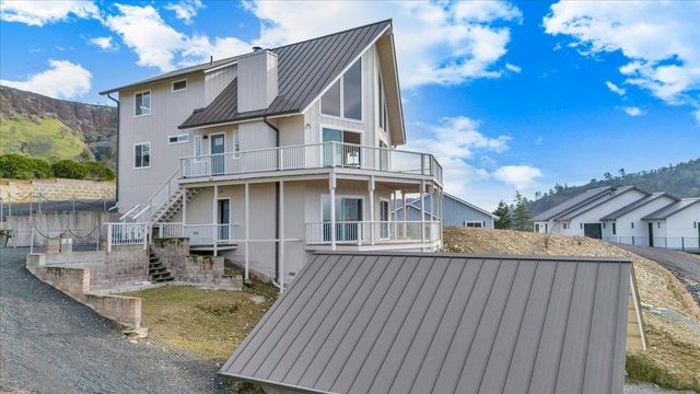 935 Foothill Rd, Copperopolis, CA 95228