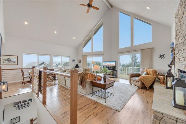 935 Foothill Rd, Copperopolis, CA 95228