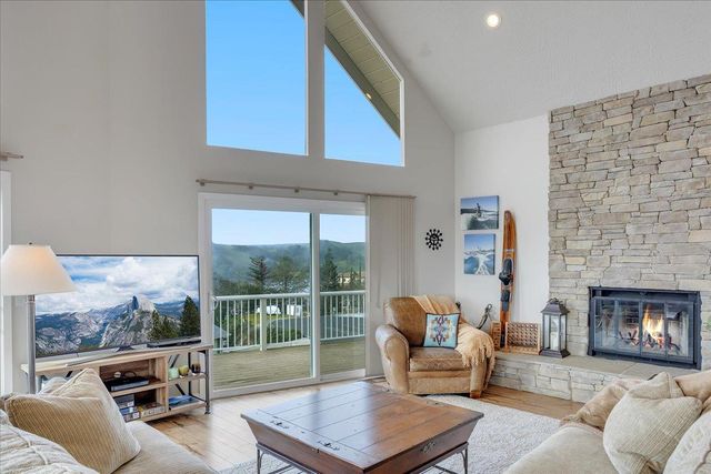 935 Foothill Rd, Copperopolis, CA 95228