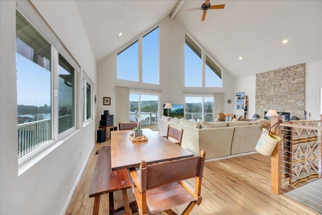 935 Foothill Rd, Copperopolis, CA 95228