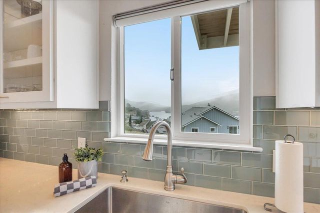 935 Foothill Rd, Copperopolis, CA 95228