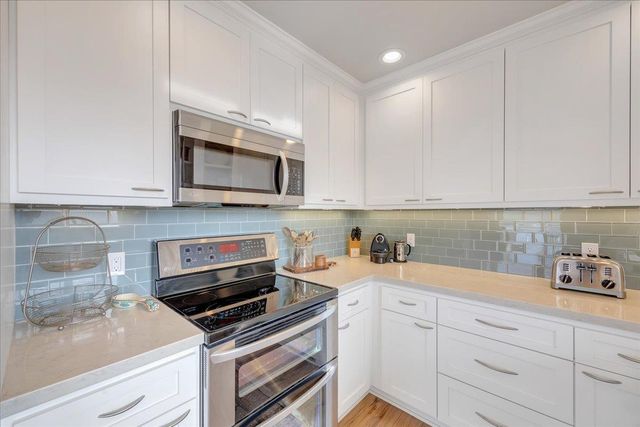 935 Foothill Rd, Copperopolis, CA 95228