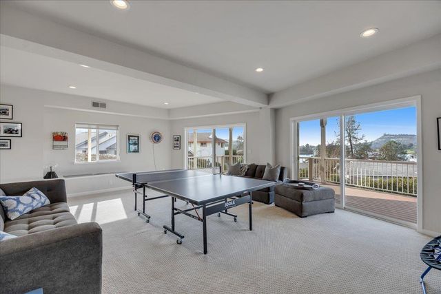 935 Foothill Rd, Copperopolis, CA 95228