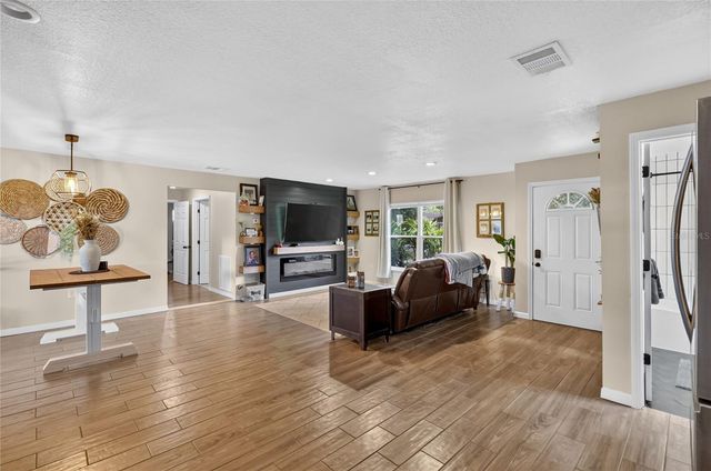 9152 DAMASCUS AVENUE, Polk City, FL 33868