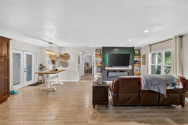 9152 DAMASCUS AVENUE, Polk City, FL 33868