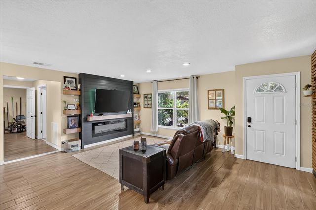 9152 DAMASCUS AVENUE, Polk City, FL 33868