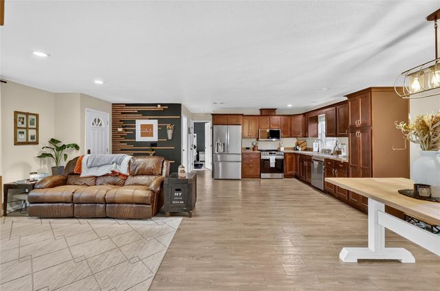 9152 DAMASCUS AVENUE, Polk City, FL 33868