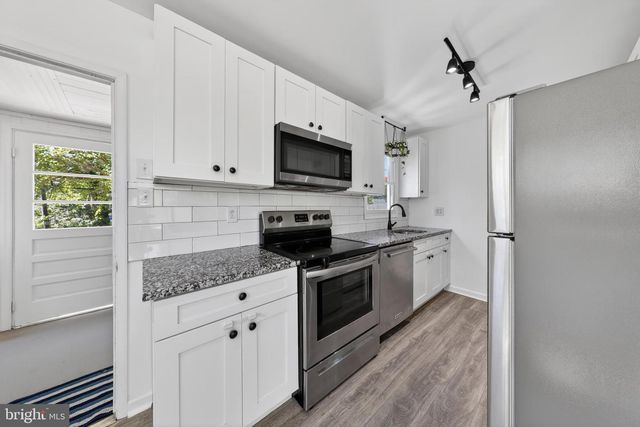 3 GLEN AVE, New Castle, DE 19720