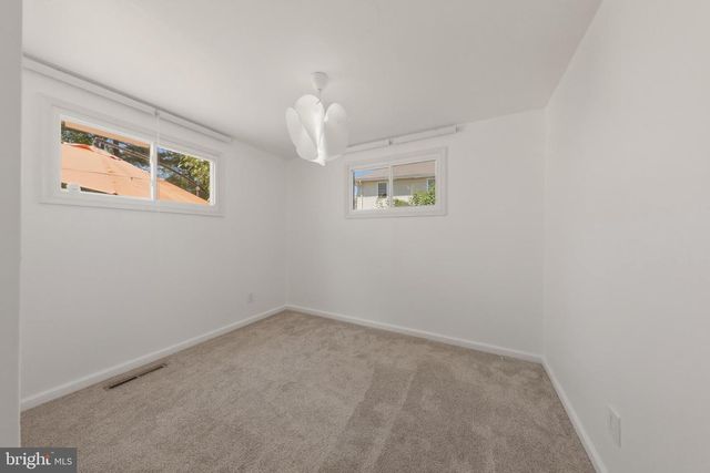 3 GLEN AVE, New Castle, DE 19720