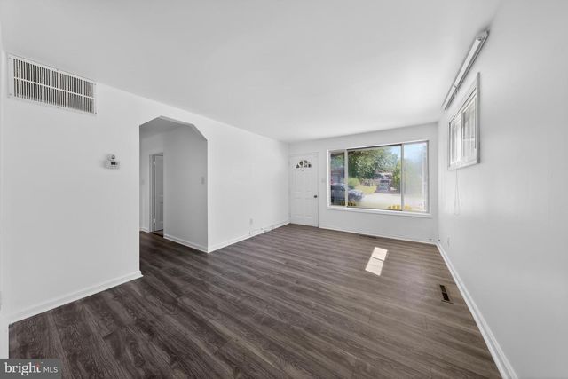 3 GLEN AVE, New Castle, DE 19720
