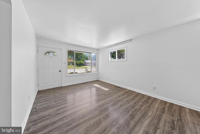 3 GLEN AVE, New Castle, DE 19720