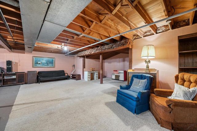 16755 W Hearthside DRIVE, New Berlin, WI 53151