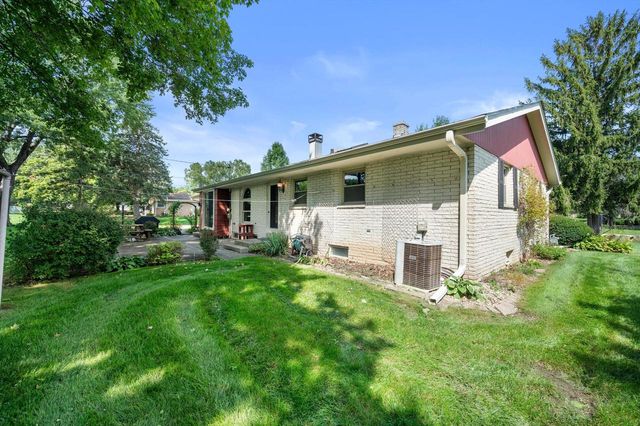 16755 W Hearthside DRIVE, New Berlin, WI 53151