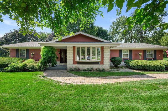 16755 W Hearthside DRIVE, New Berlin, WI 53151