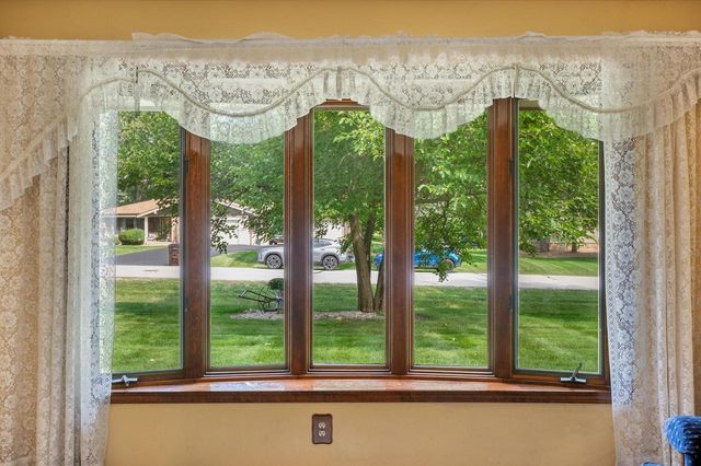 16755 W Hearthside DRIVE, New Berlin, WI 53151