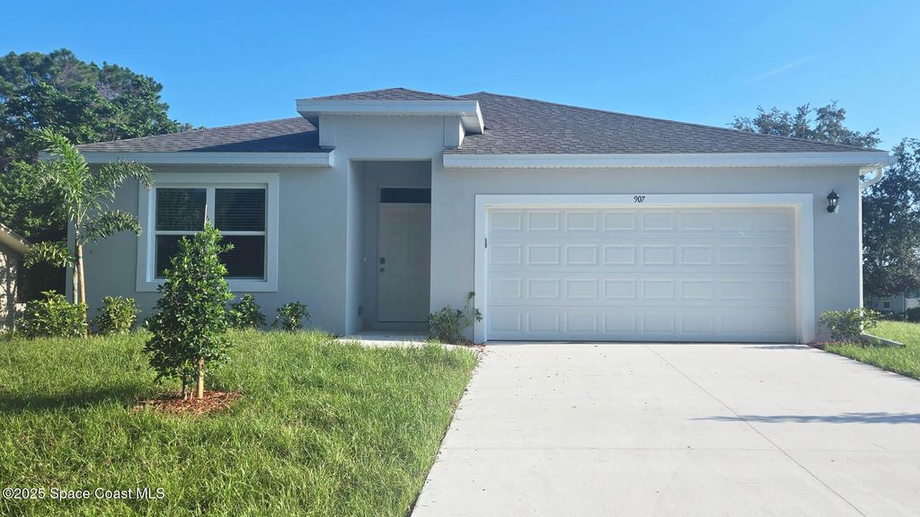 907 Pyracantha Street NW, Palm Bay, FL 32907