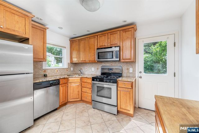 141 Cedar Avenue, Pompton Lakes, NJ 07442