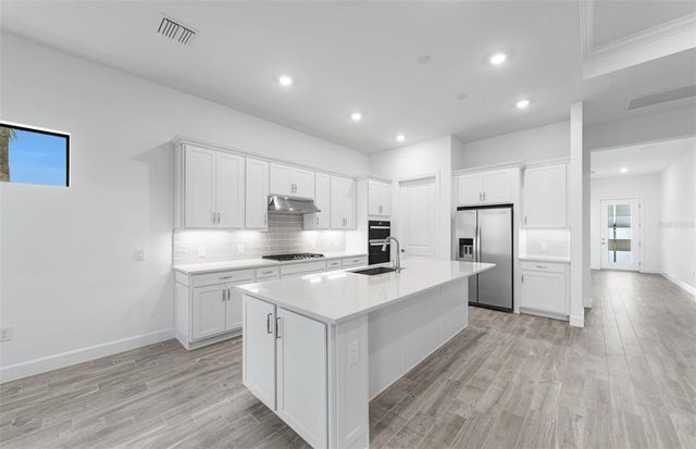 5006 GOLDEN SHORE COURT, Lakewood Ranch, FL 34211