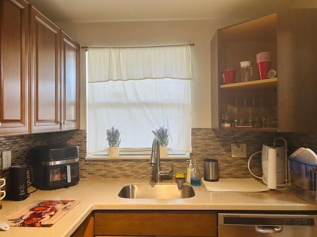 8000 Sunrise Lakes Drive N 209, Sunrise, FL 33322