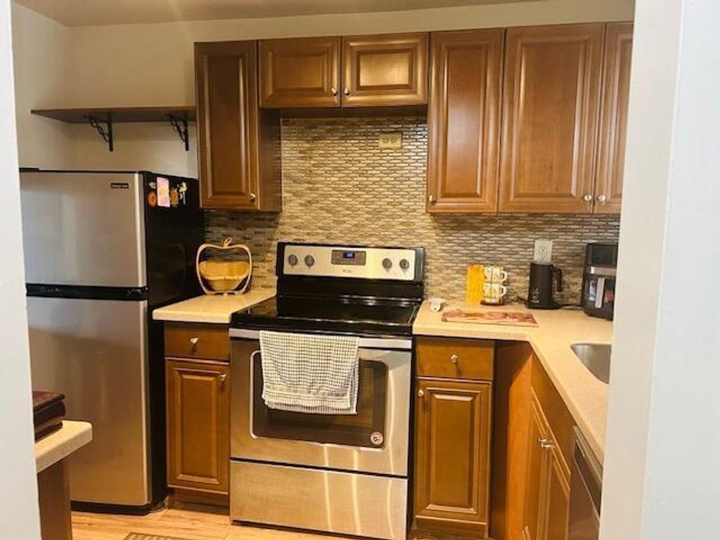 8000 Sunrise Lakes Drive N 209, Sunrise, FL 33322