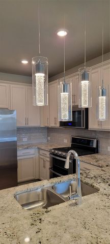 1820 Cinnamon Trail, Aubrey, TX 76227