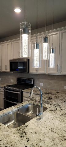 1820 Cinnamon Trail, Aubrey, TX 76227