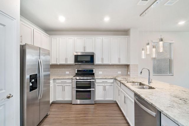 1820 Cinnamon Trail, Aubrey, TX 76227