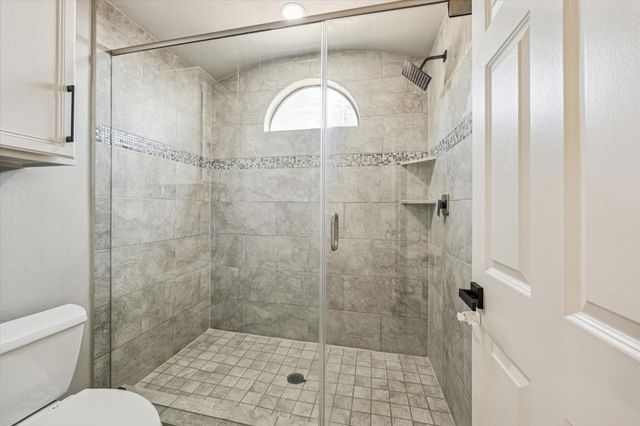 2947 Clinton Drive, Houston, TX 77020