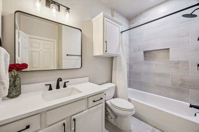 2947 Clinton Drive, Houston, TX 77020