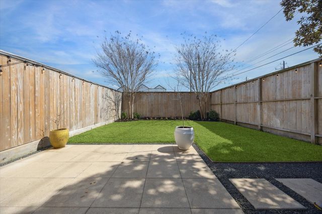 2947 Clinton Drive, Houston, TX 77020