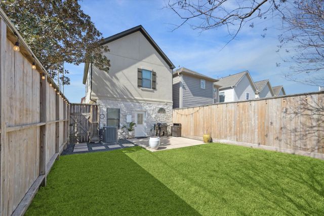 2947 Clinton Drive, Houston, TX 77020