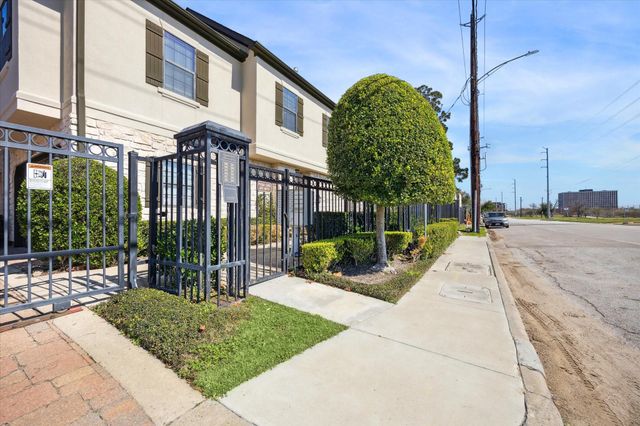 2947 Clinton Drive, Houston, TX 77020