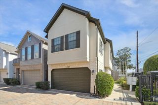 2947 Clinton Drive, Houston, TX 77020