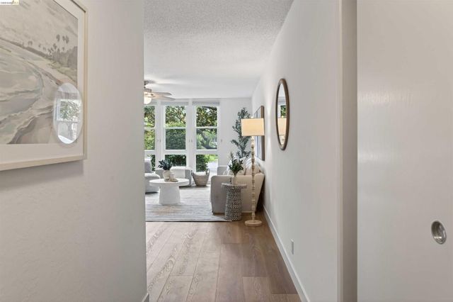 666 Oakland Ave 105, Oakland, CA 94611