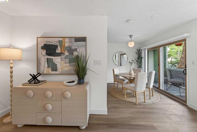 666 Oakland Ave 105, Oakland, CA 94611