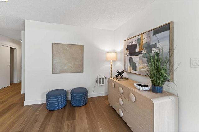 666 Oakland Ave 105, Oakland, CA 94611